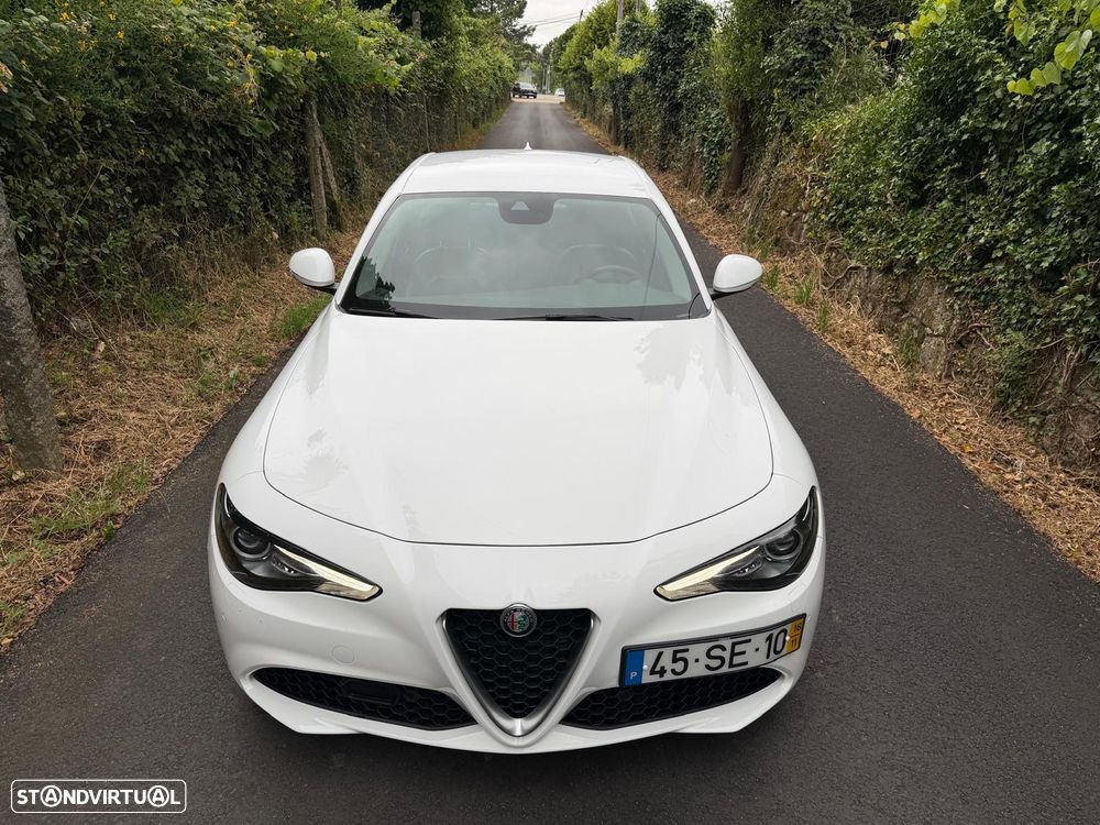 Alfa Romeo Giulia 2.2 D AT8 - 4