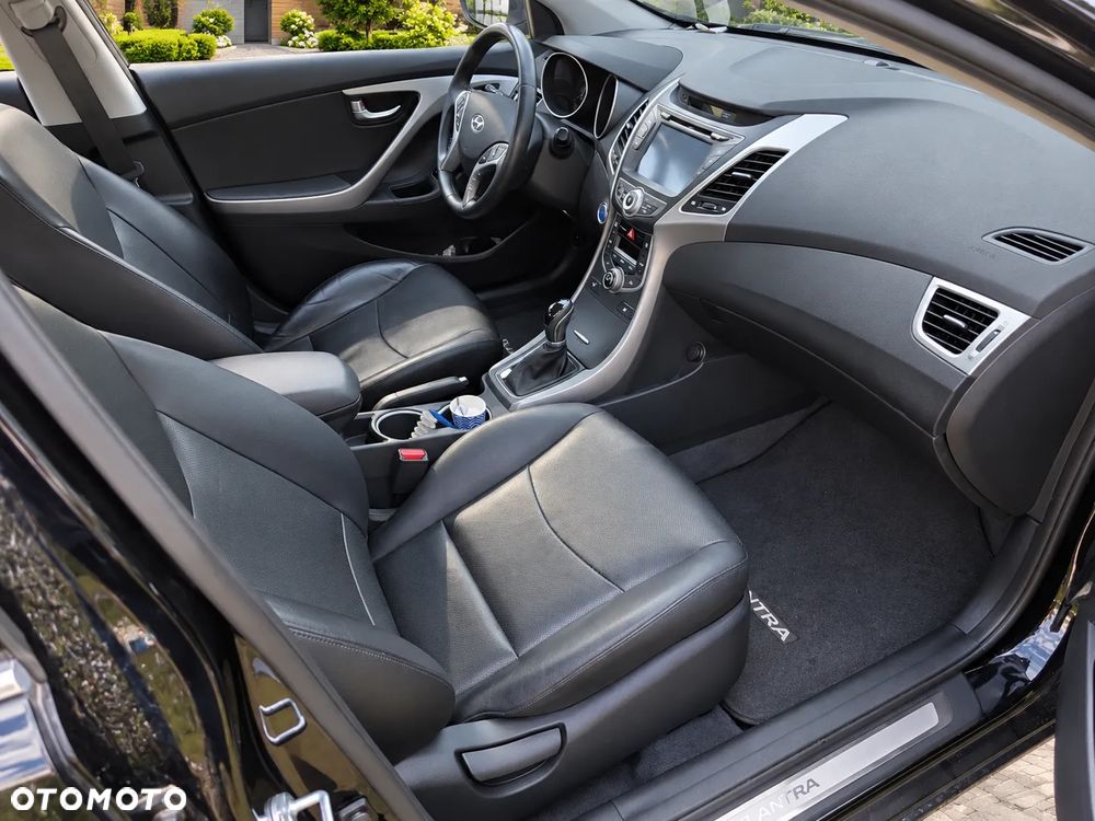 Hyundai Elantra - 6