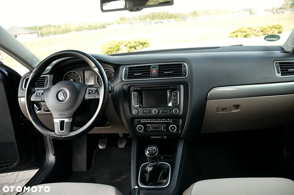 Volkswagen Jetta - 18