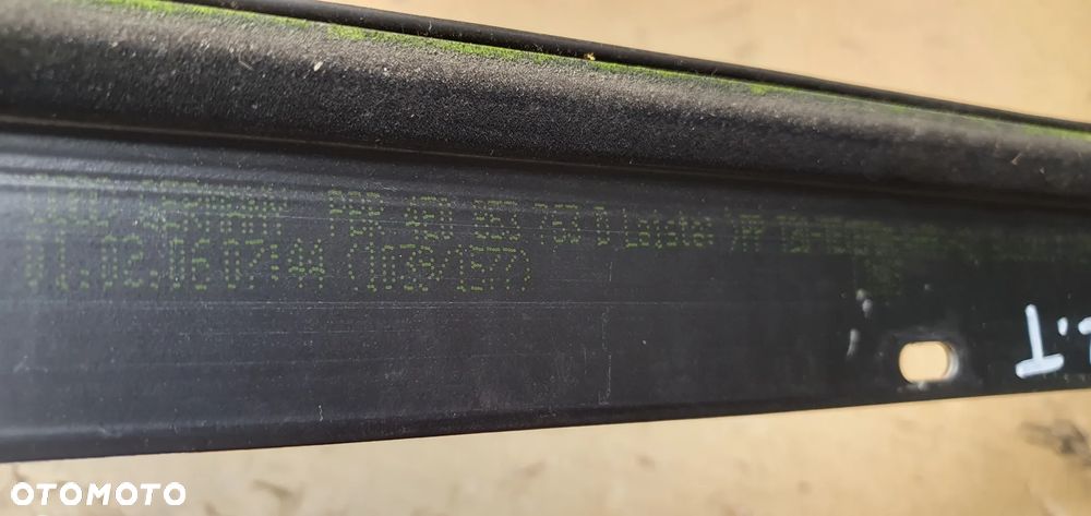 Listwa zgarniająca chrom drzwi lewy tył Audi A8 D3 4E0853763D - 6