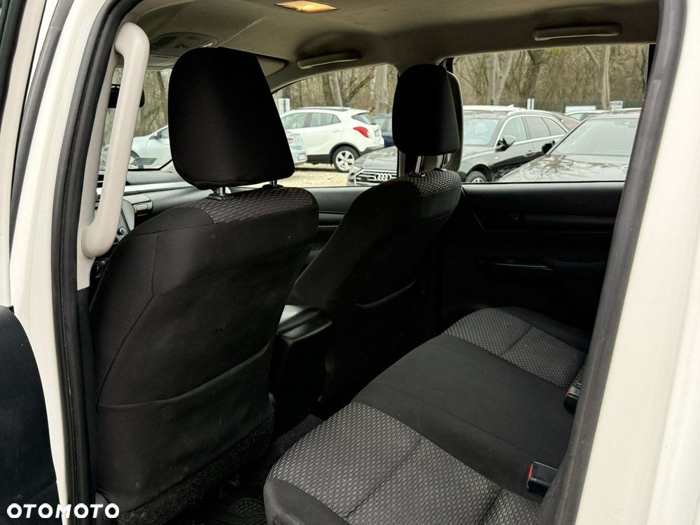 Toyota Hilux 2.4 D-4D Double Cab DLX 4x4 - 11