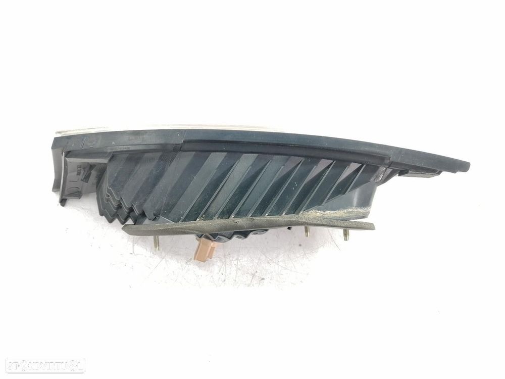 FAROLIM TRASEIRO CENTRAL HONDA CIVIC VIII HATCHBACK 2006 - 2