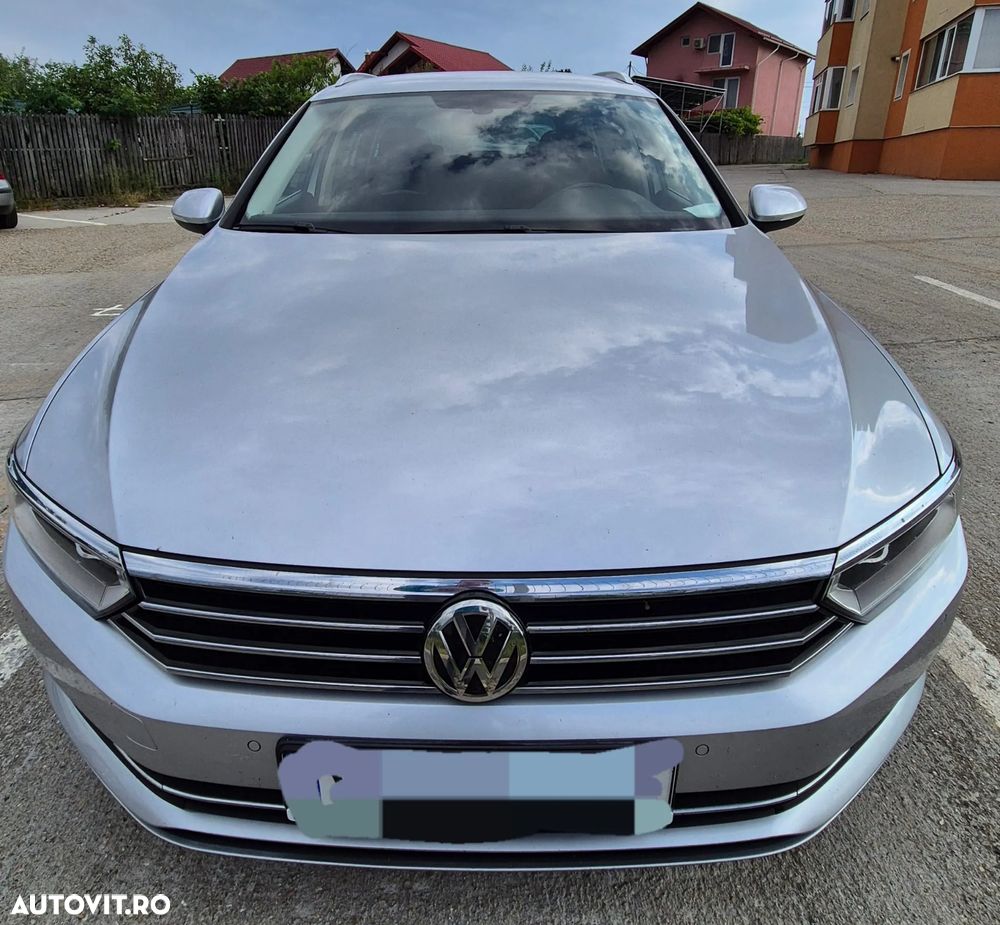 Volkswagen Passat - 1