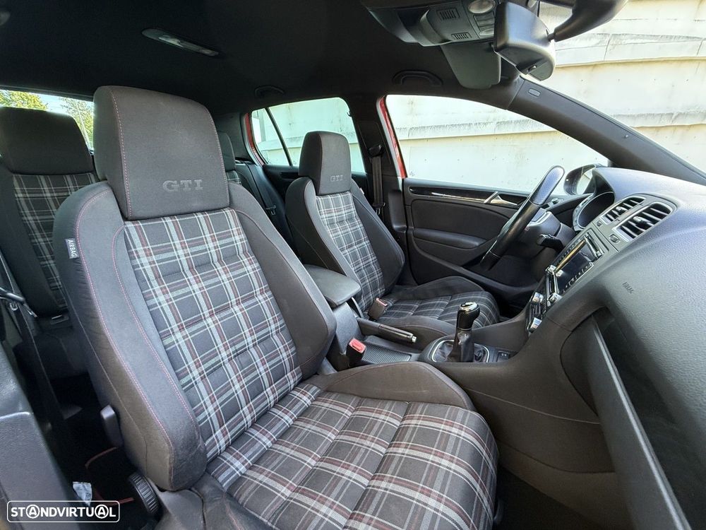 VW Golf 2.0 GTI - 28