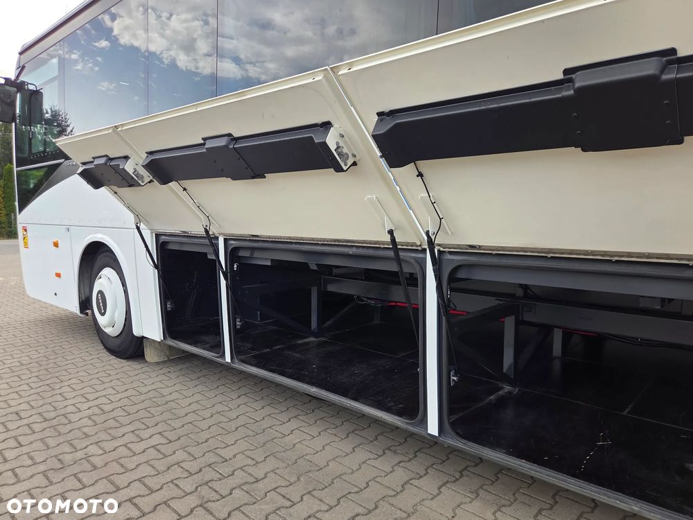 Iveco CROSSWAY/ SPROWADZONY/ 186 000 KM / MANUAL/ 64 MIEJSCA + STOJĄCE - 19