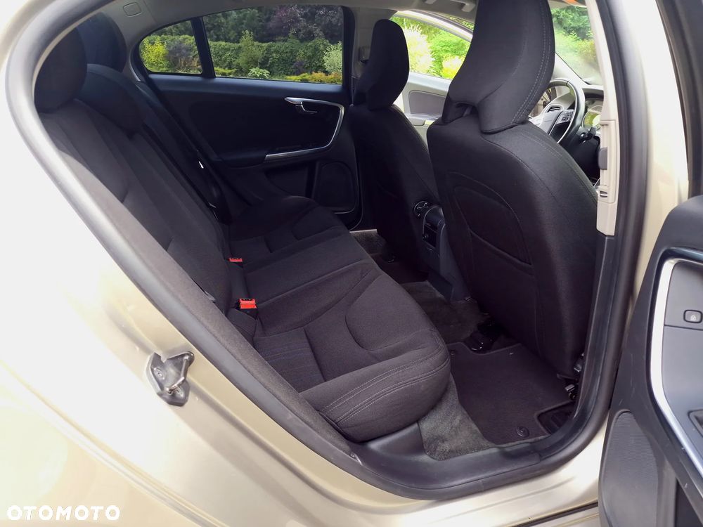 Volvo S60 D2 Kinetic - 17