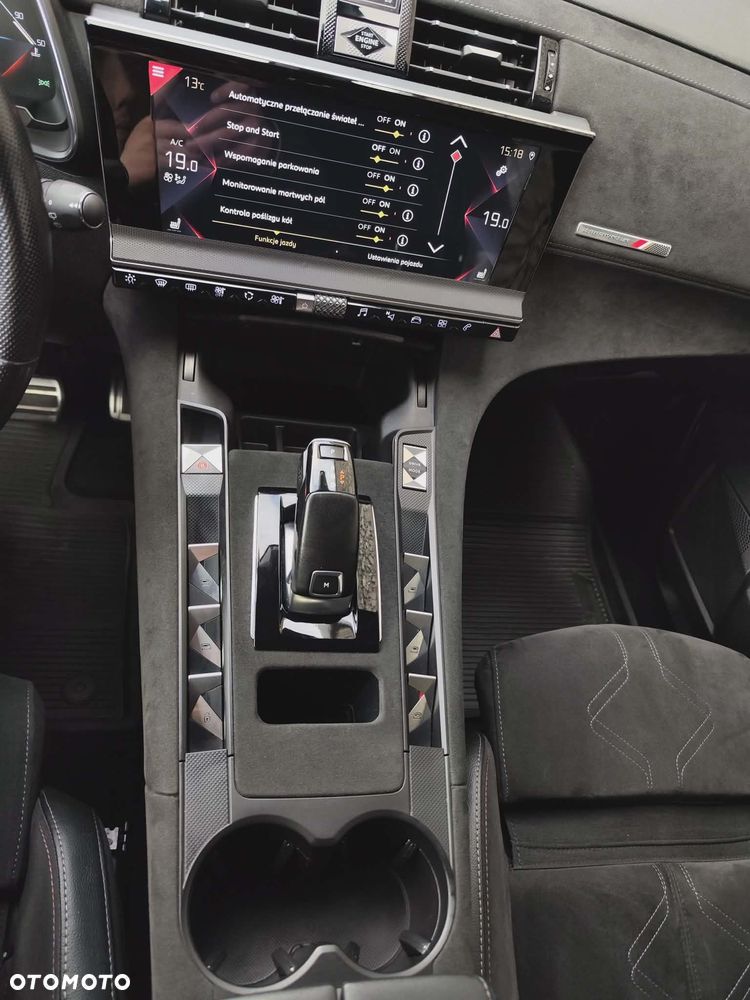 DS Automobiles DS 7 Crossback 2.0 BlueHDi Performance Line + - 29