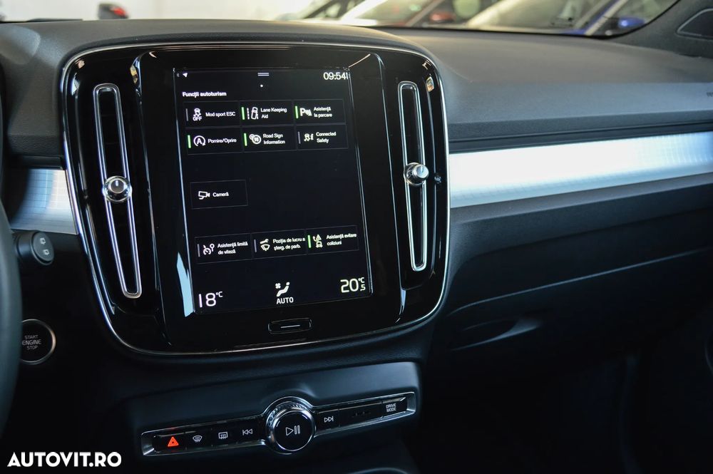 Volvo XC 40 T2 AT8 Momentum - 8