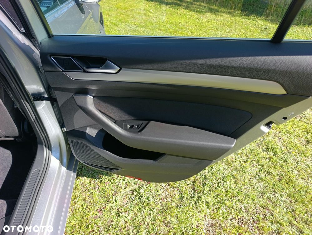 Volkswagen Passat - 10