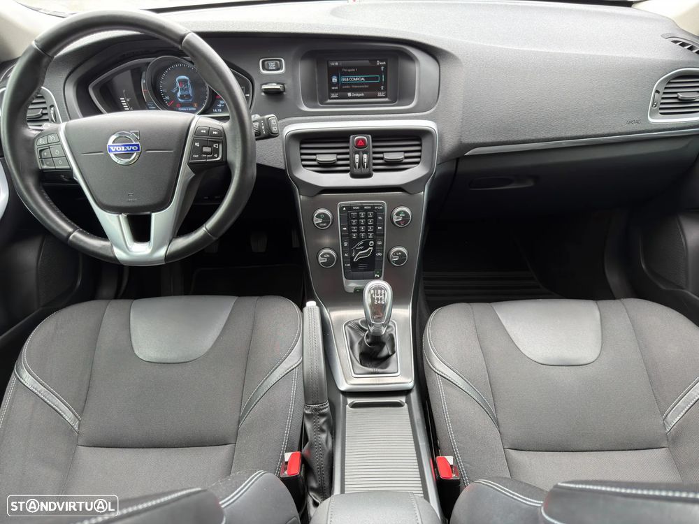 Volvo V40 1.6 D2 Momentum - 3