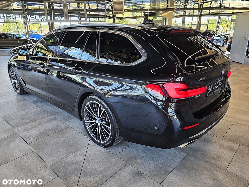 BMW Seria 5 530e xDrive Luxury Line - 7