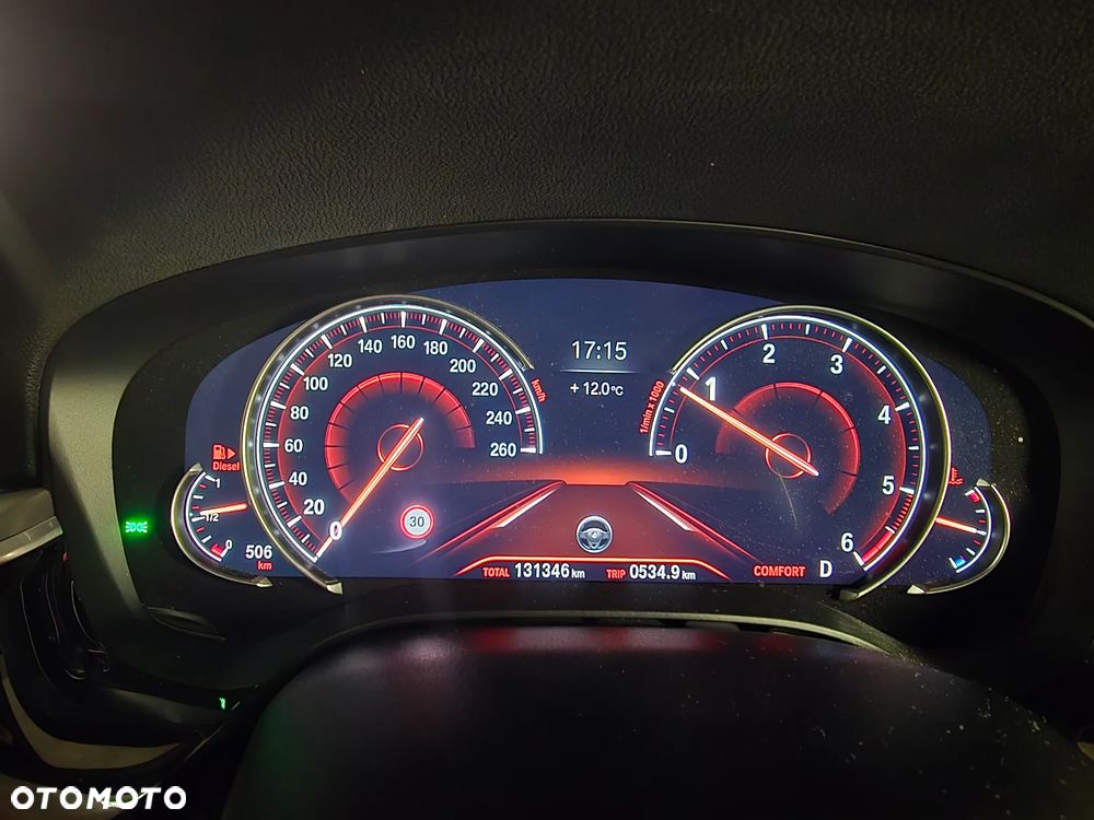 BMW Seria 5 520d xDrive Sport Line - 26