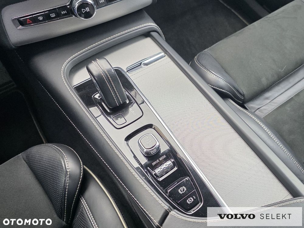 Volvo XC 90 - 31