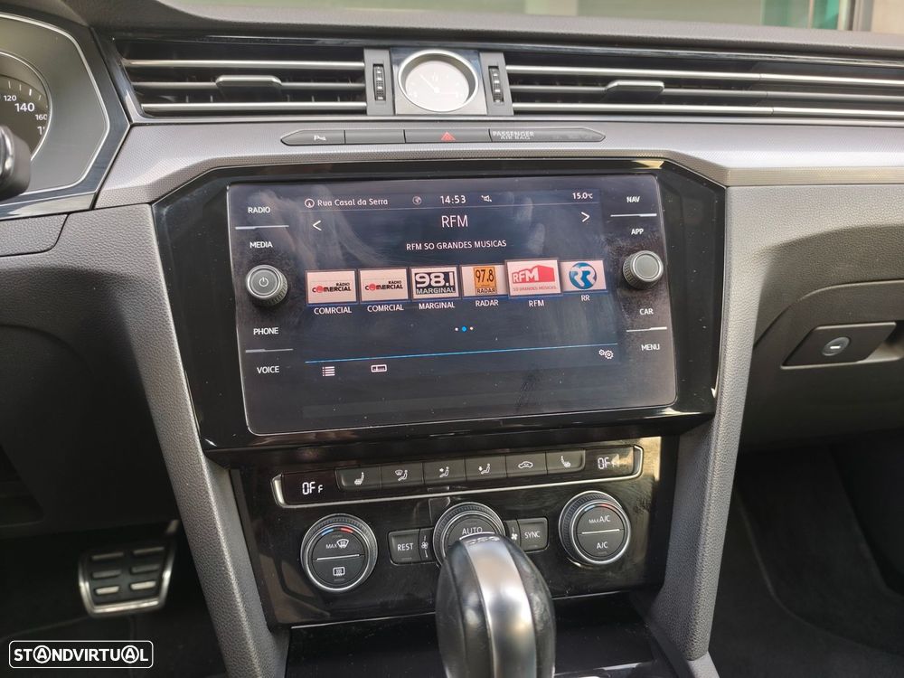 VW Passat Variant 2.0 TDi R-Line DSG - 32