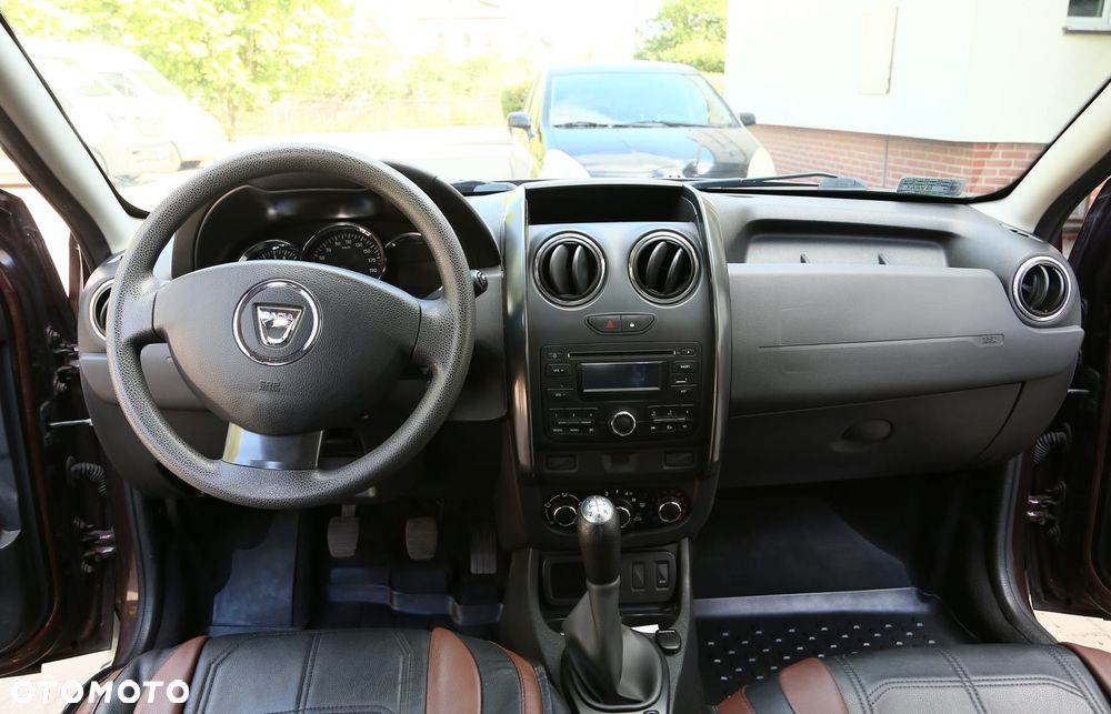 Dacia Duster 1.6 SCe S&S - 10