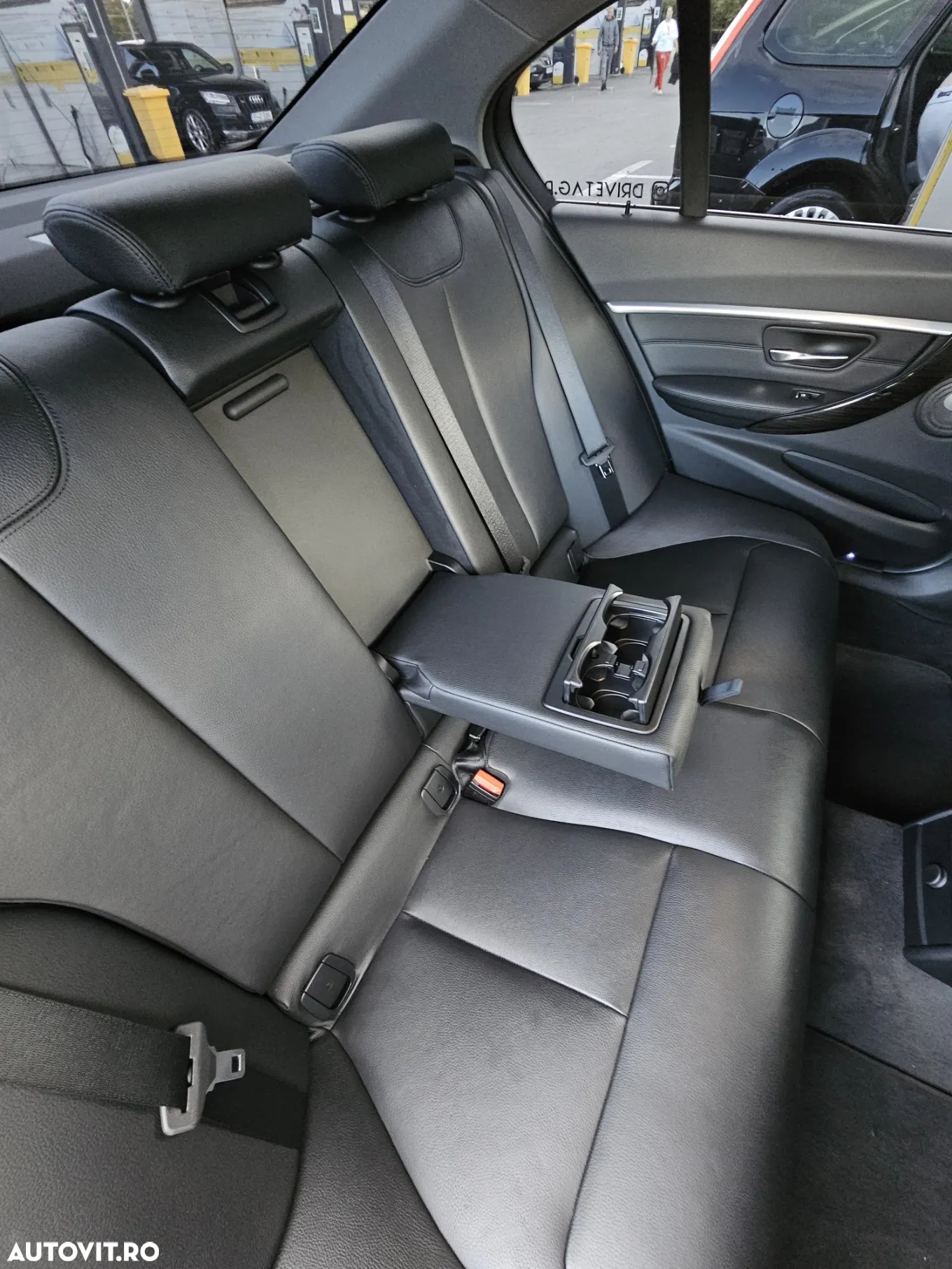 BMW Seria 3 320d Aut. Luxury Line - 14