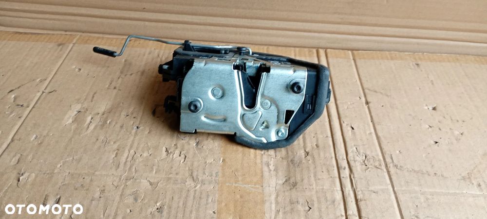 Zamek drzwi prawy przód przedni BMW X1 E84 7229466 - 1