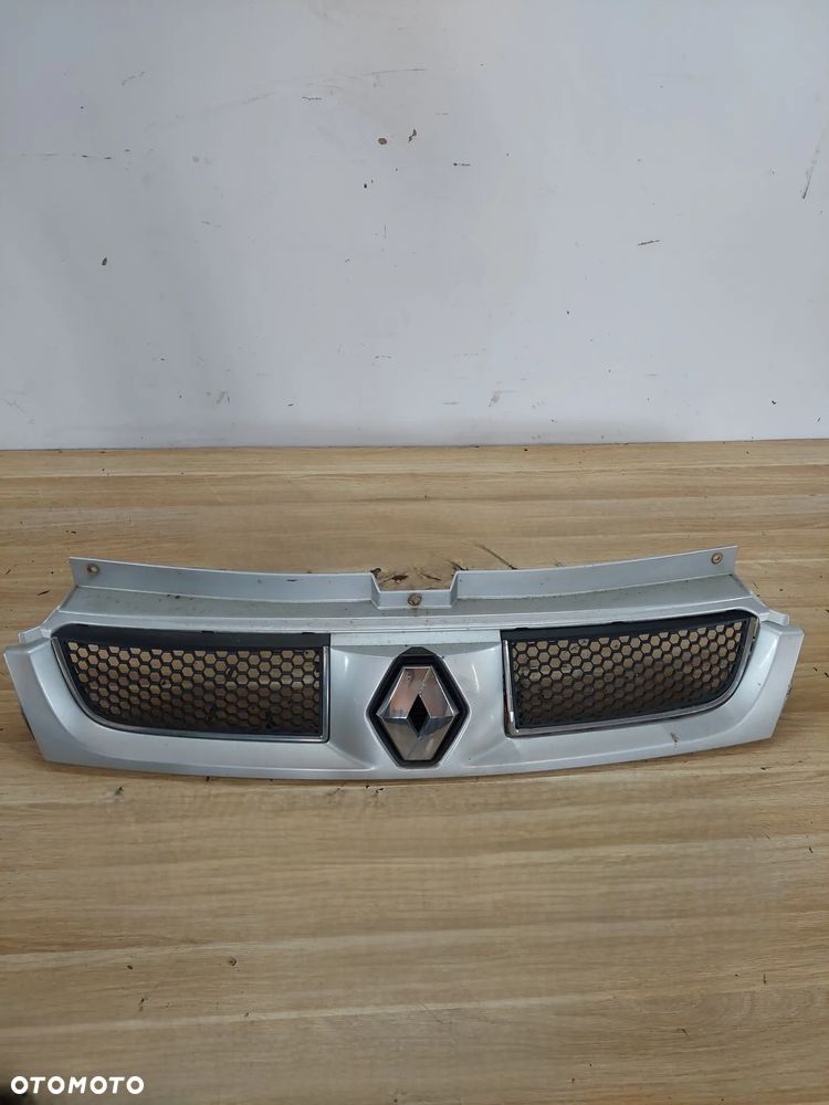 Atrapa Grill RENAULT TRAFIC  II Vivaro 01-07 srebrna szara Łuków części - 1
