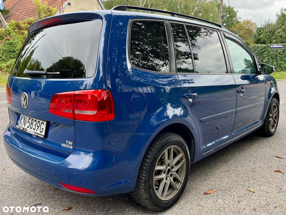 Volkswagen Touran 2011 photo 3