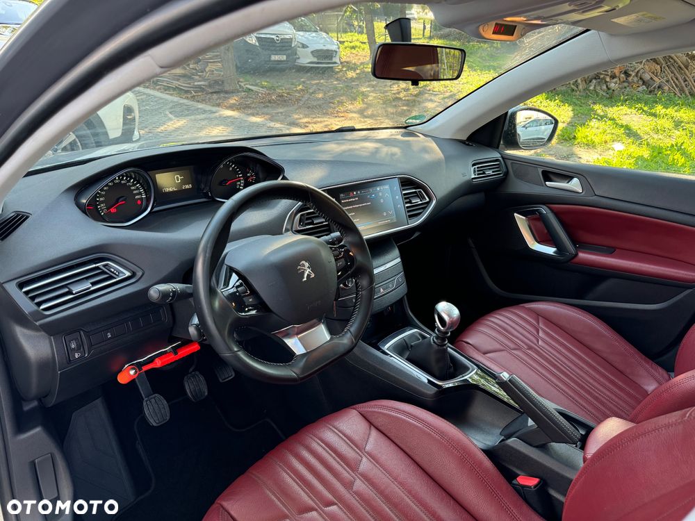 Peugeot 308 SW BlueHDi 130 Allure - 17