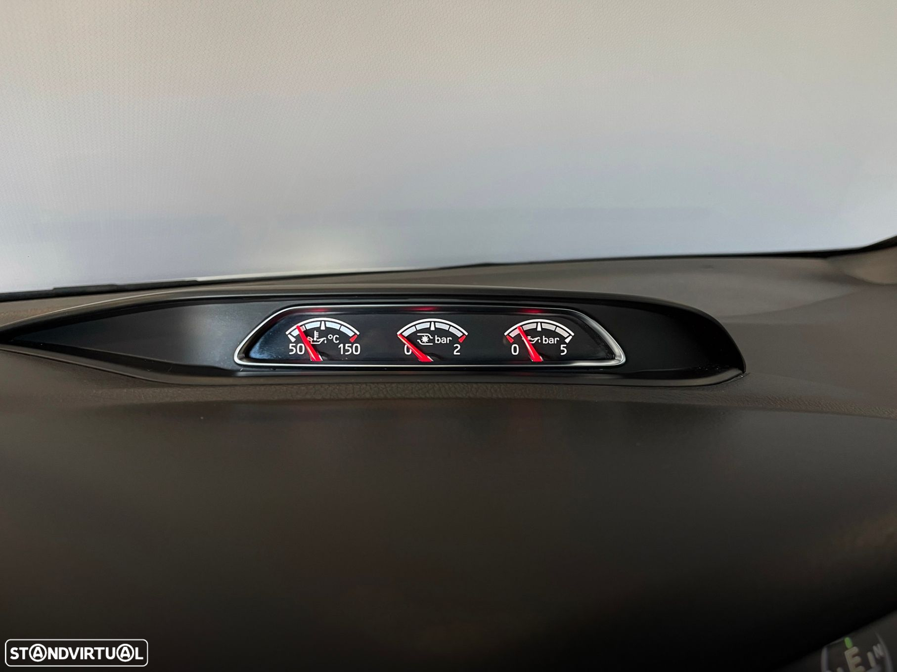 Ford Focus 2.0i ST-2 - 39