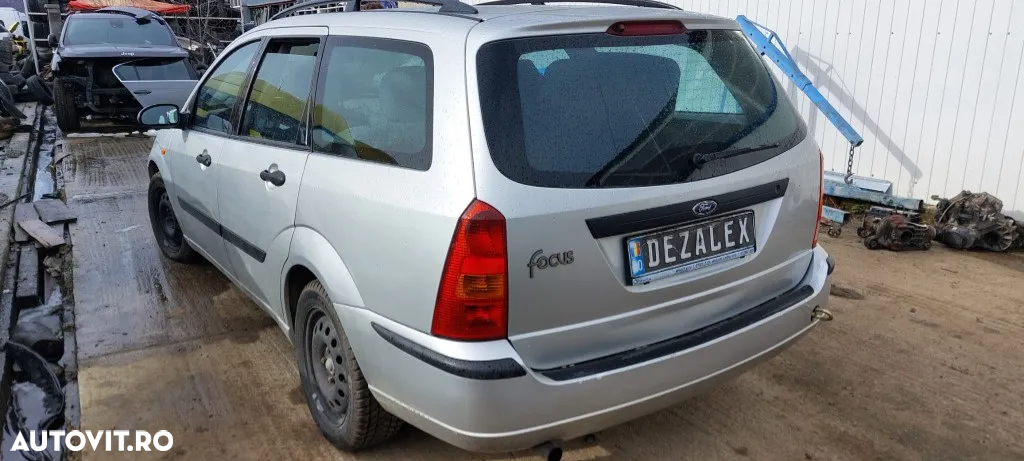 Dezmembrari Ford Focus 1 Hatchback An 2004 Motor 1.6 benzina - 3