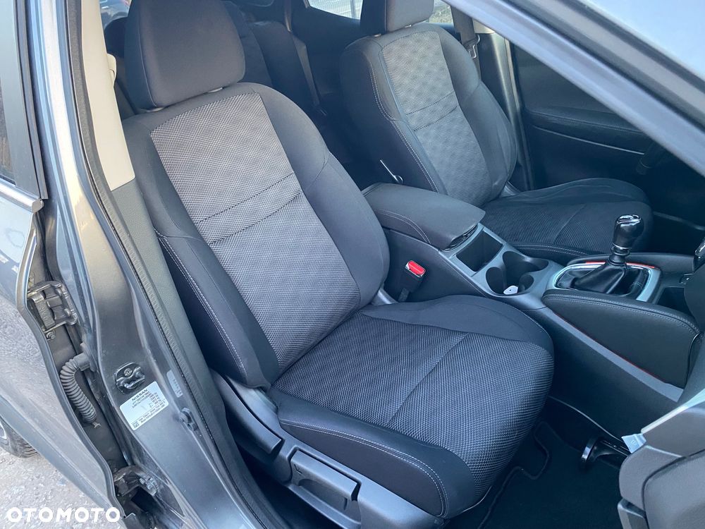 Nissan Qashqai 1.6 DIG-T N-Connecta - 29