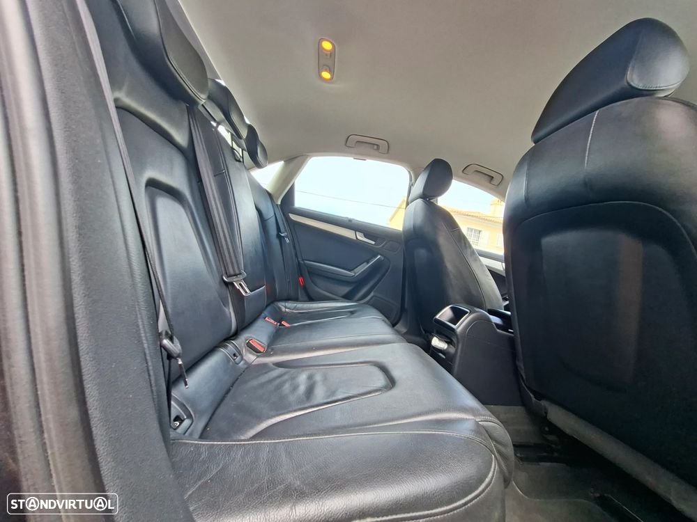 Audi A4 2.0 TDI Business Line S-line - 9