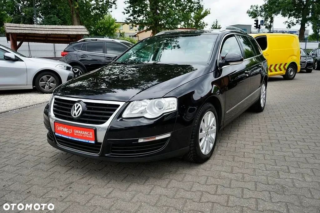 Volkswagen Passat - 1