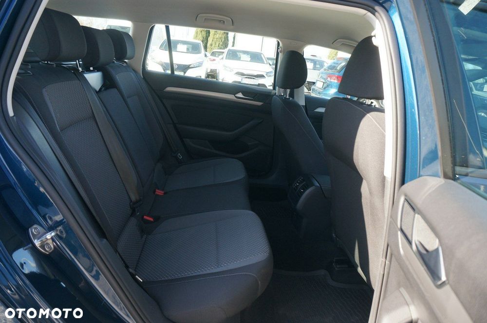 Volkswagen Passat Variant 2.0 TDI EVO Essence - 32