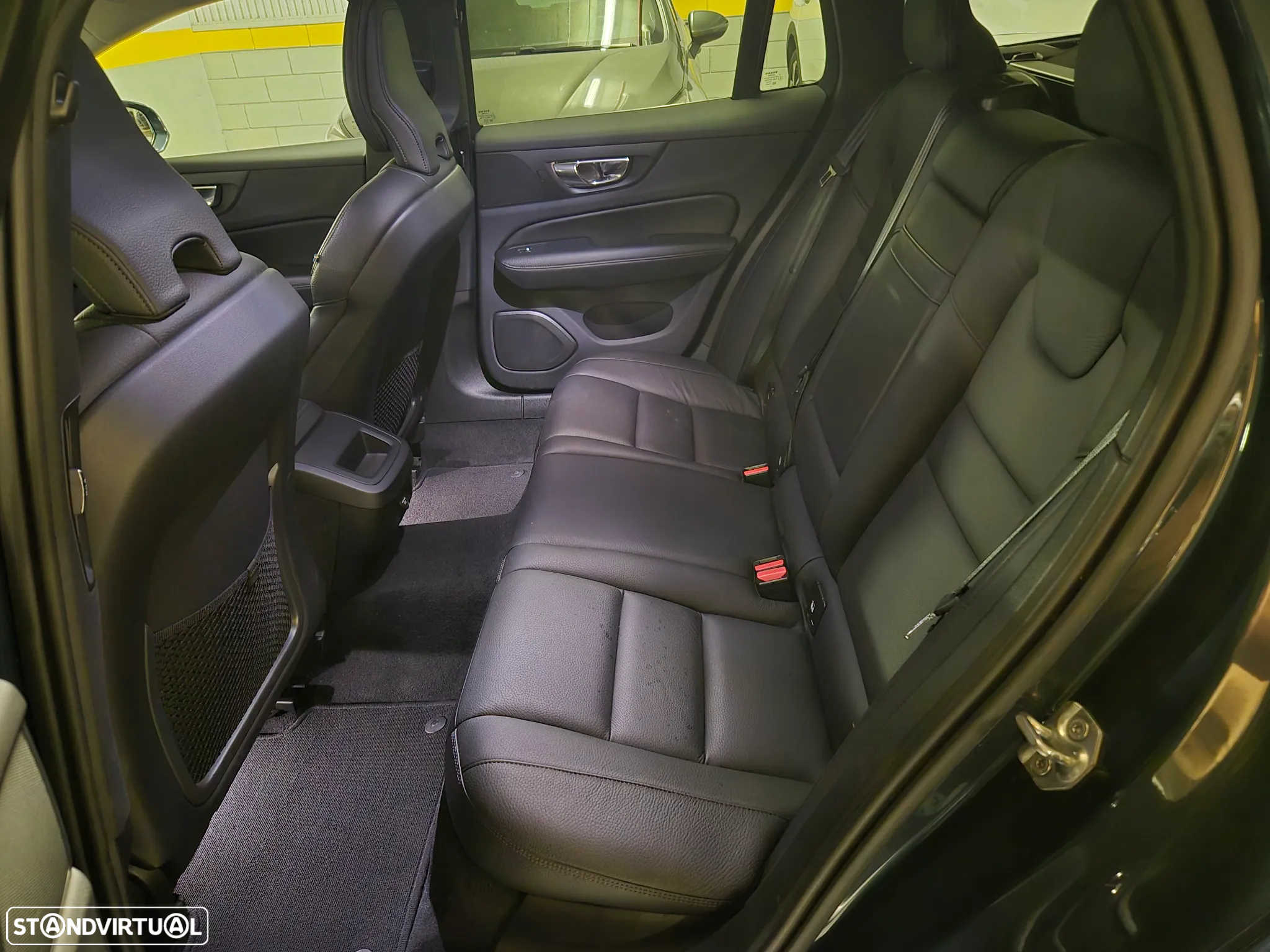 Volvo V60 2.0 D4 Inscription Geartronic - 17