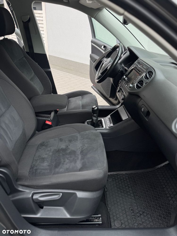 Volkswagen Tiguan 2.0 TDI DPF 4Motion BlueMotion Technology Lounge Sport & Style - 12