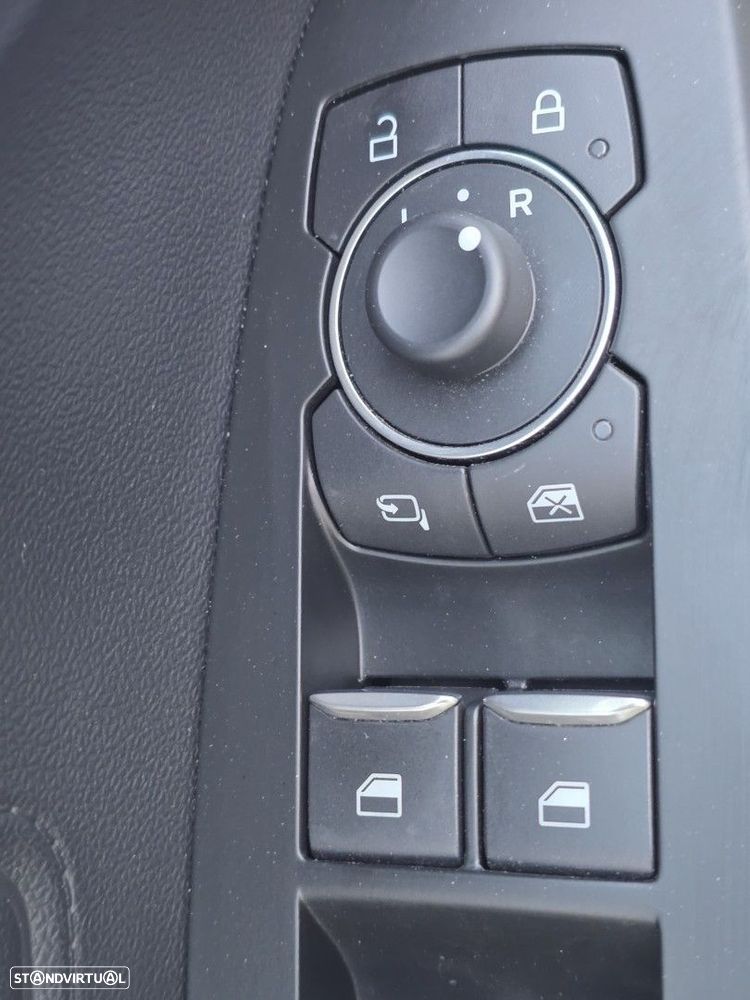 Ford Focus SW 1.5 TDCi EcoBlue Active - 33