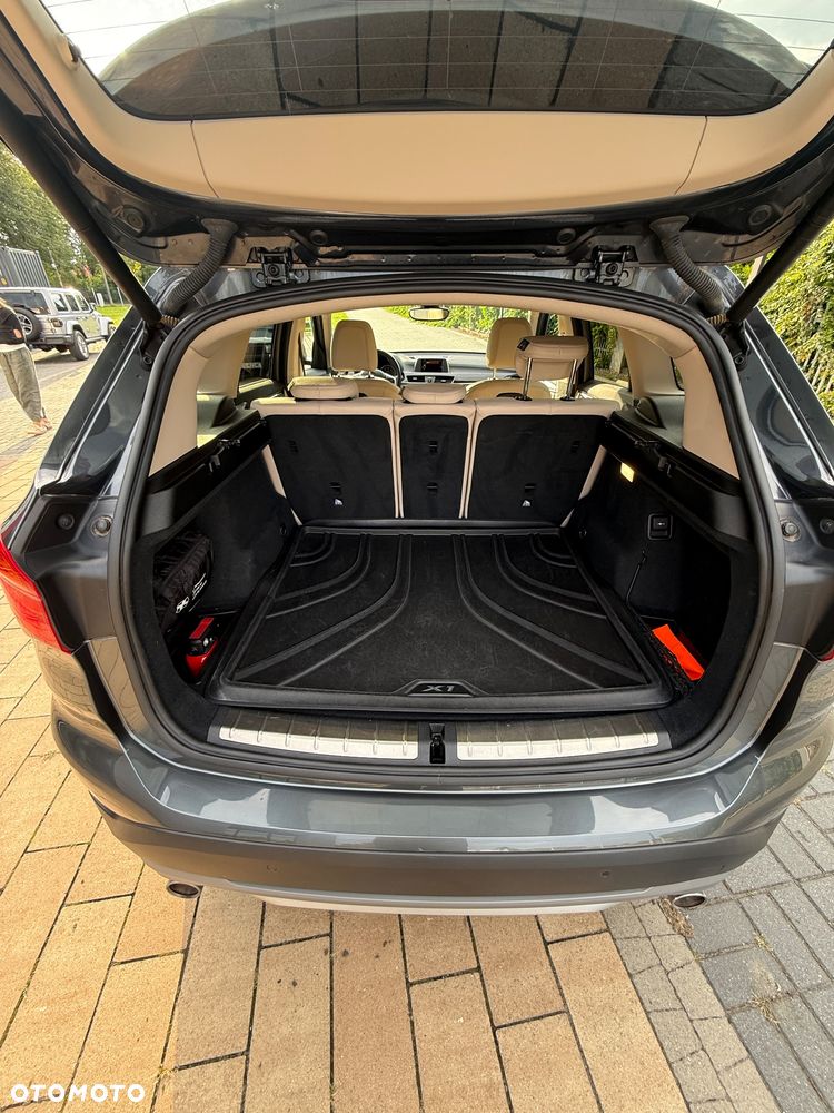 BMW X1 xDrive20d xLine - 12