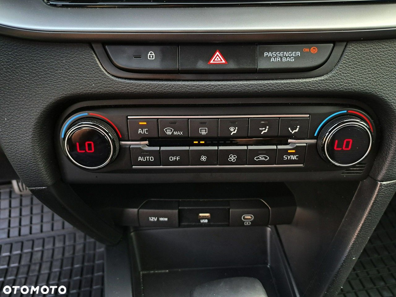 Kia XCeed - 31