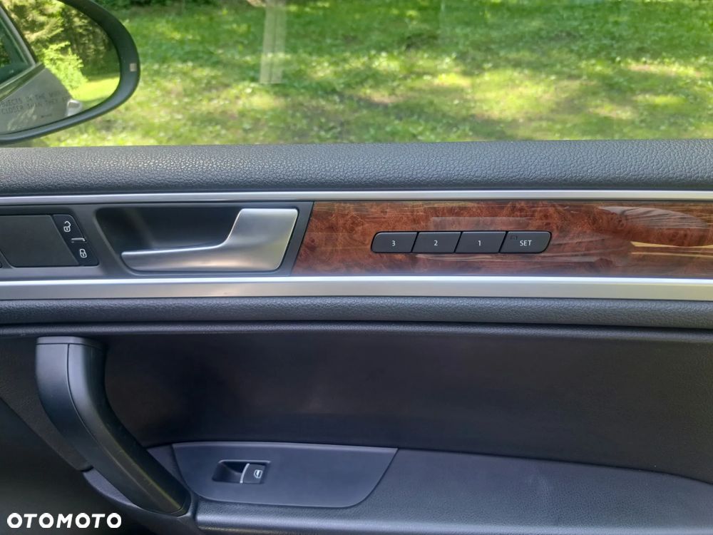 Volkswagen Touareg - 25