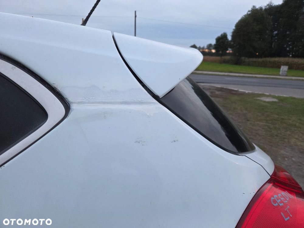 Kia Ceed 1.6 CRDi 128 Dream Team Edition - 24