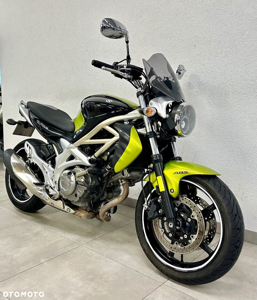 Suzuki Gladius - 5