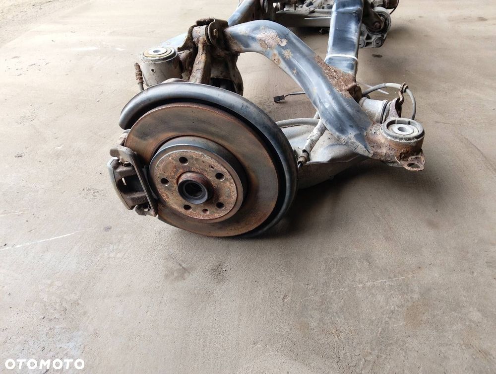 KOMPLETNE ZAWIESZENIE BELKA SANKI TYŁ QUATTRO HAMULCE AUDI A4 B7 SEDAN - 5