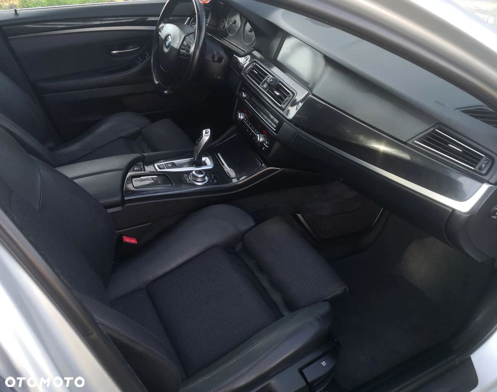 BMW Seria 5 520d Sport-Aut - 13