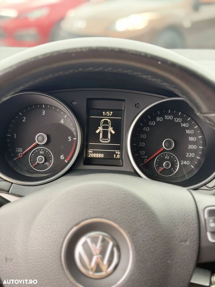 Volkswagen Golf - 22