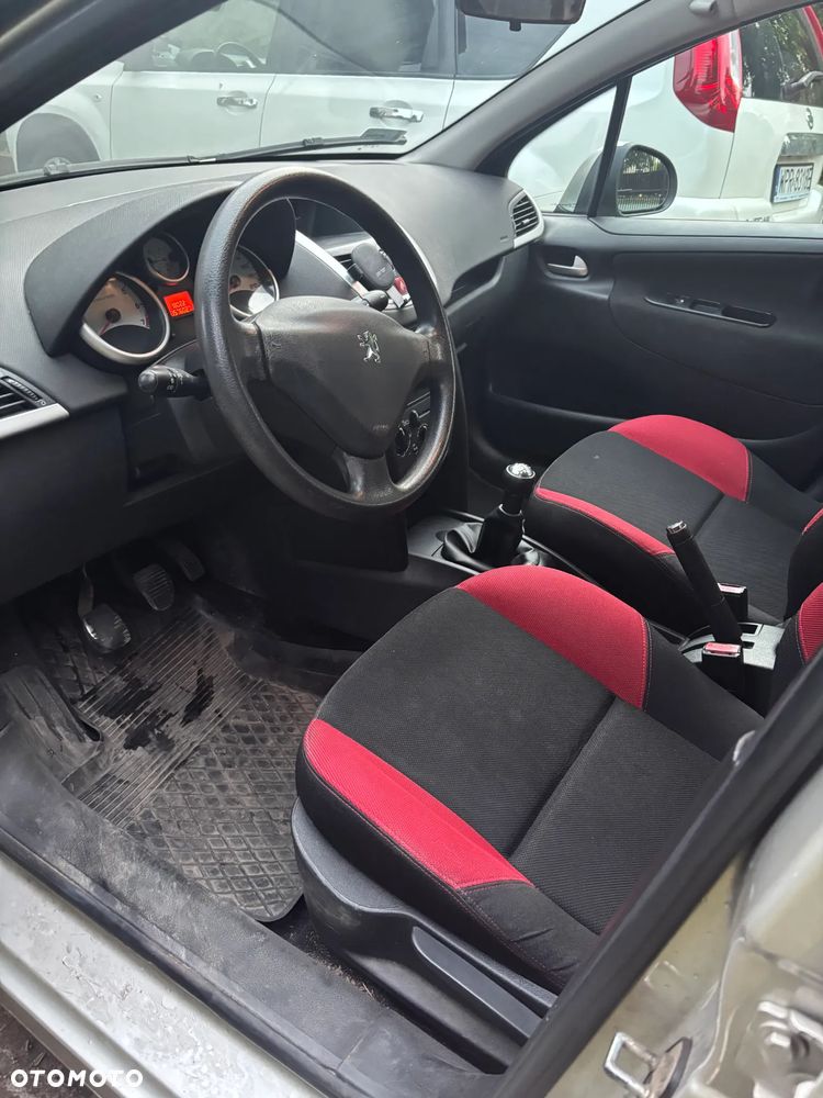 Peugeot 207 1.4 nICE - 6