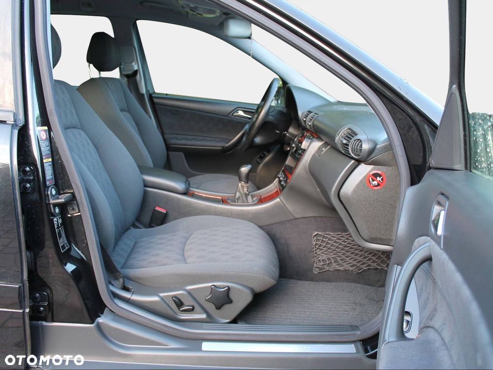 Mercedes-Benz Klasa C 200 CGI Elegance - 6