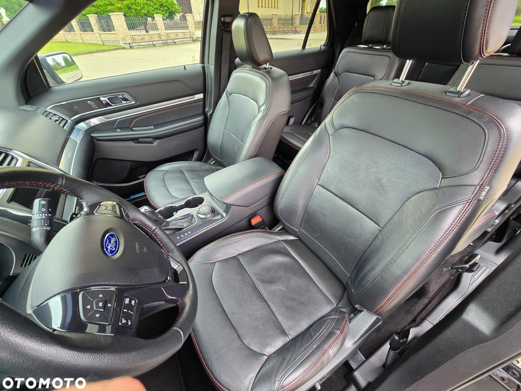 Ford Explorer - 3