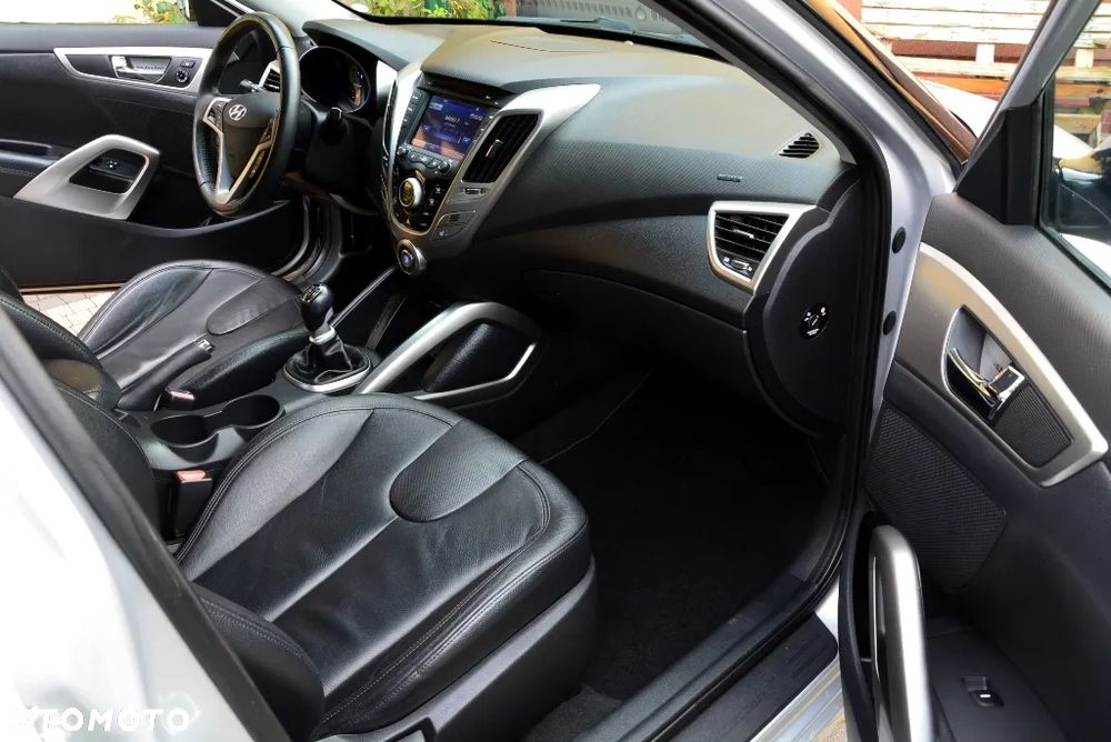Hyundai Veloster 1.6 GDI Premium - 24