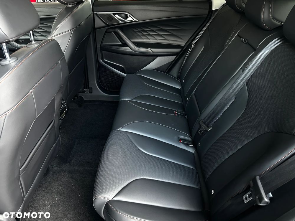 MG HS 1.5 T-GDI Exclusive DCT - 11