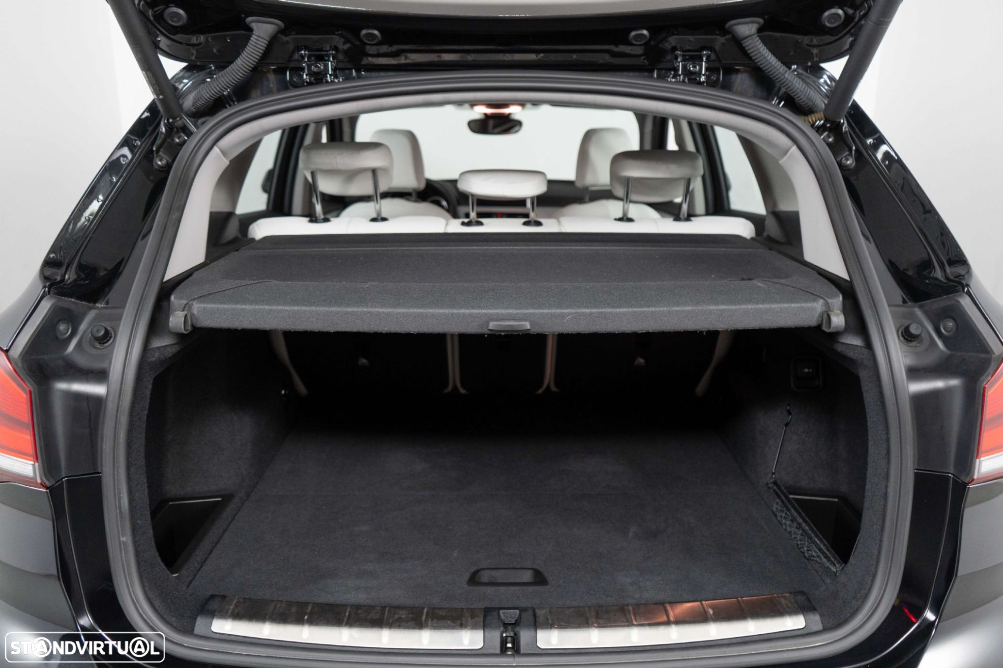 BMW X1 25 e xDrive Corporate Edition - 11