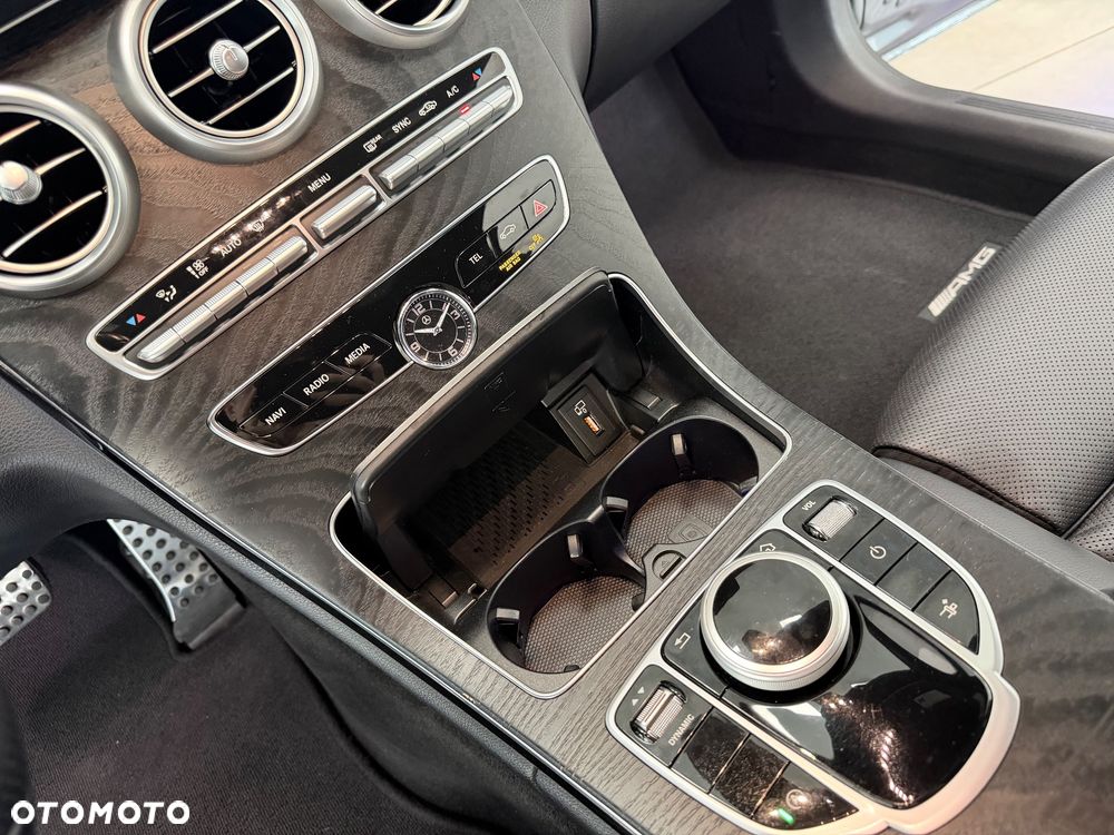 Mercedes-Benz Klasa C 300 9G-TRONIC AMG Line - 26