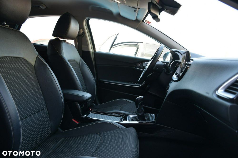 Kia XCeed 1.6 CRDi mHEV XL - 14