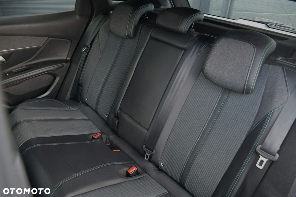 Peugeot 3008 225 e-EAT8 Allure Pack - 17